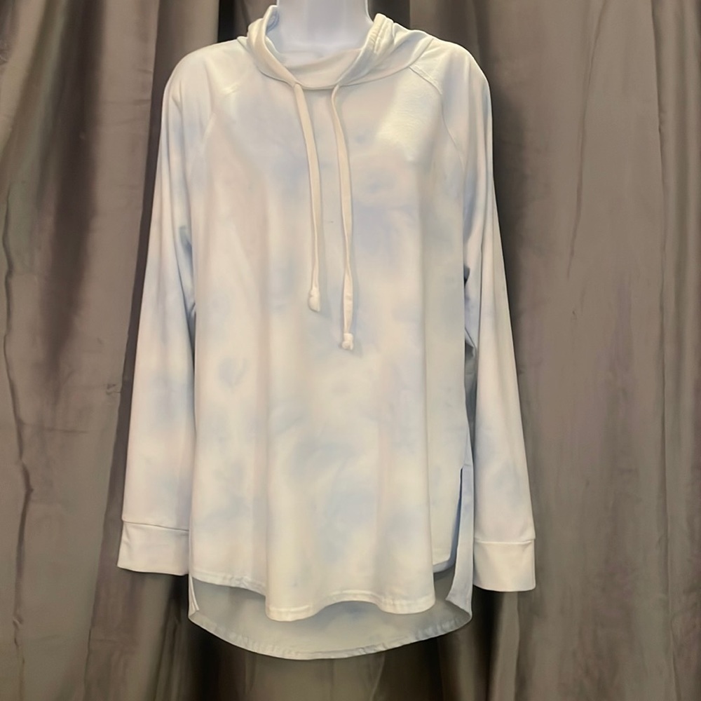 Ladies loose tunic style sweatshirt. Size medium. White & light blue design.